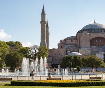 Istanbul: Blue Mosque & Hagia Sophia Guided Tour with Tickets